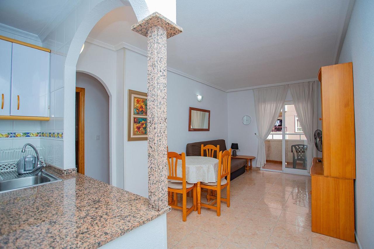 096 Pleasant Place Luis - Alicante Holiday Torrevieja Exterior foto